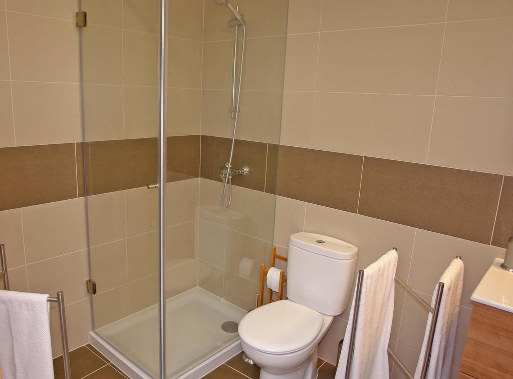 4 * Cascais